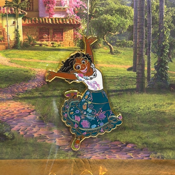 BNIP Disney Movie Club VIP Pin ENCANTO Mirabel VHTF with Certificate - Picture 4 of 4